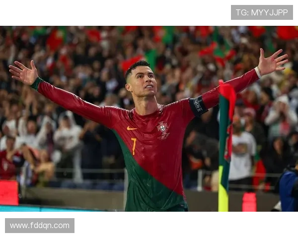 C罗梅开二度皇马遭绝杀曼城追